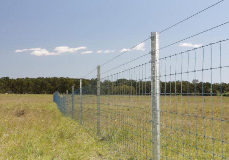 How to maintain farm fencing