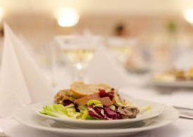 Progressive dinner offers foodies culinary adventure