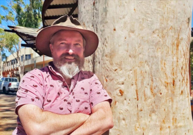 Researcher seeks solution to tourism quandary