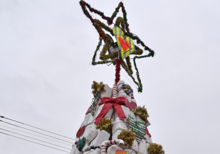 Recycled Christmas tree gives nod to rural community