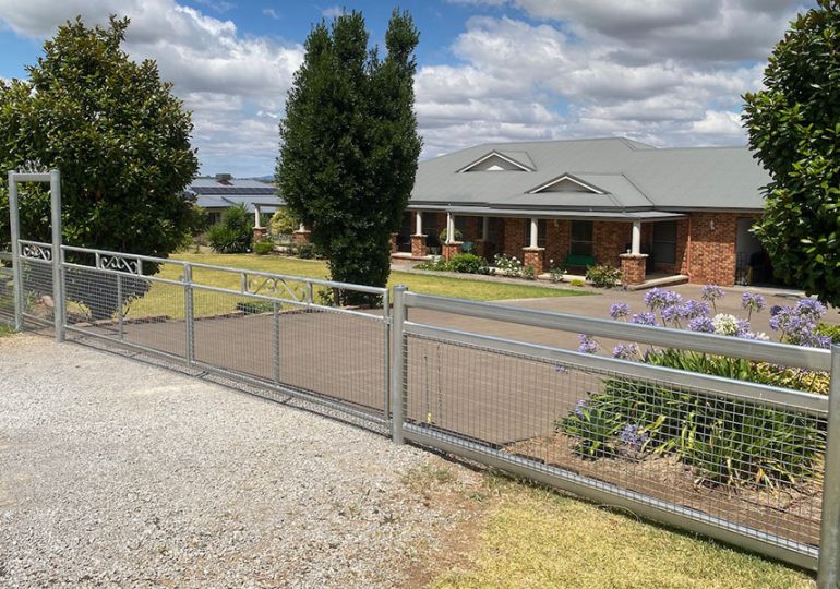 Regional fencing business takes out national award